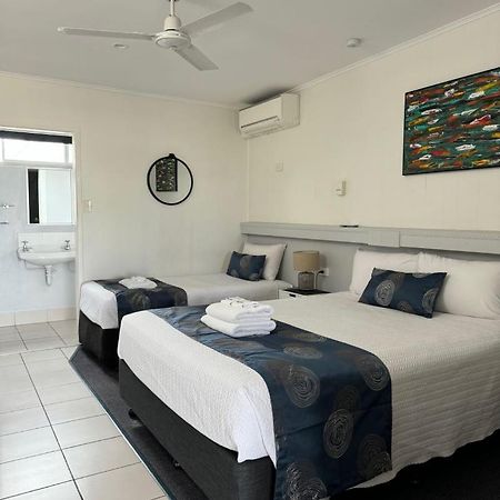 Charm City Motel Bundaberg Bagian luar foto