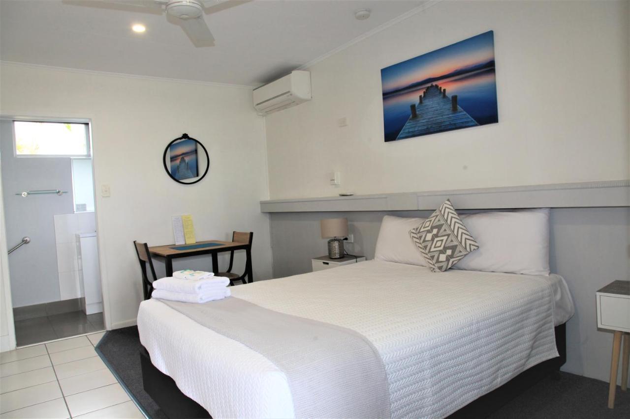 Charm City Motel Bundaberg Bagian luar foto