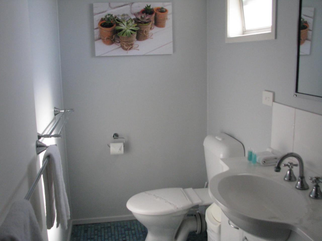 Charm City Motel Bundaberg Bagian luar foto
